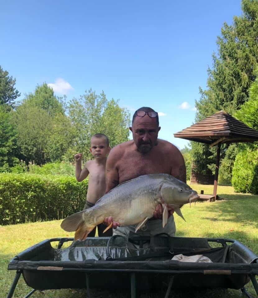Lakesarock's tweet photo. 🎣🎣 An eventful afternoon which included an unexpected swim in the lake to catch the rod 🤣🎣🎣

What will this evening bring 😏😉

#carpfishing #carpsofinstagram #commoncarp #fishinginfrance #instacarp #livethesearch #mirrorcarp #grasscarp #fishinginfrance #francefishing #carp https://t.co/rt1GxftNRA