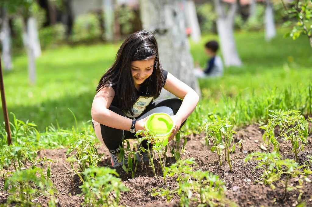 In Europe and Central Asia, #ClimateChange poses an unprecedented threat to the lives and wellbeing of all children.

We call on governments to invest in climate adaptation and engage children and young people in building a cleaner and more sustainable future for all.