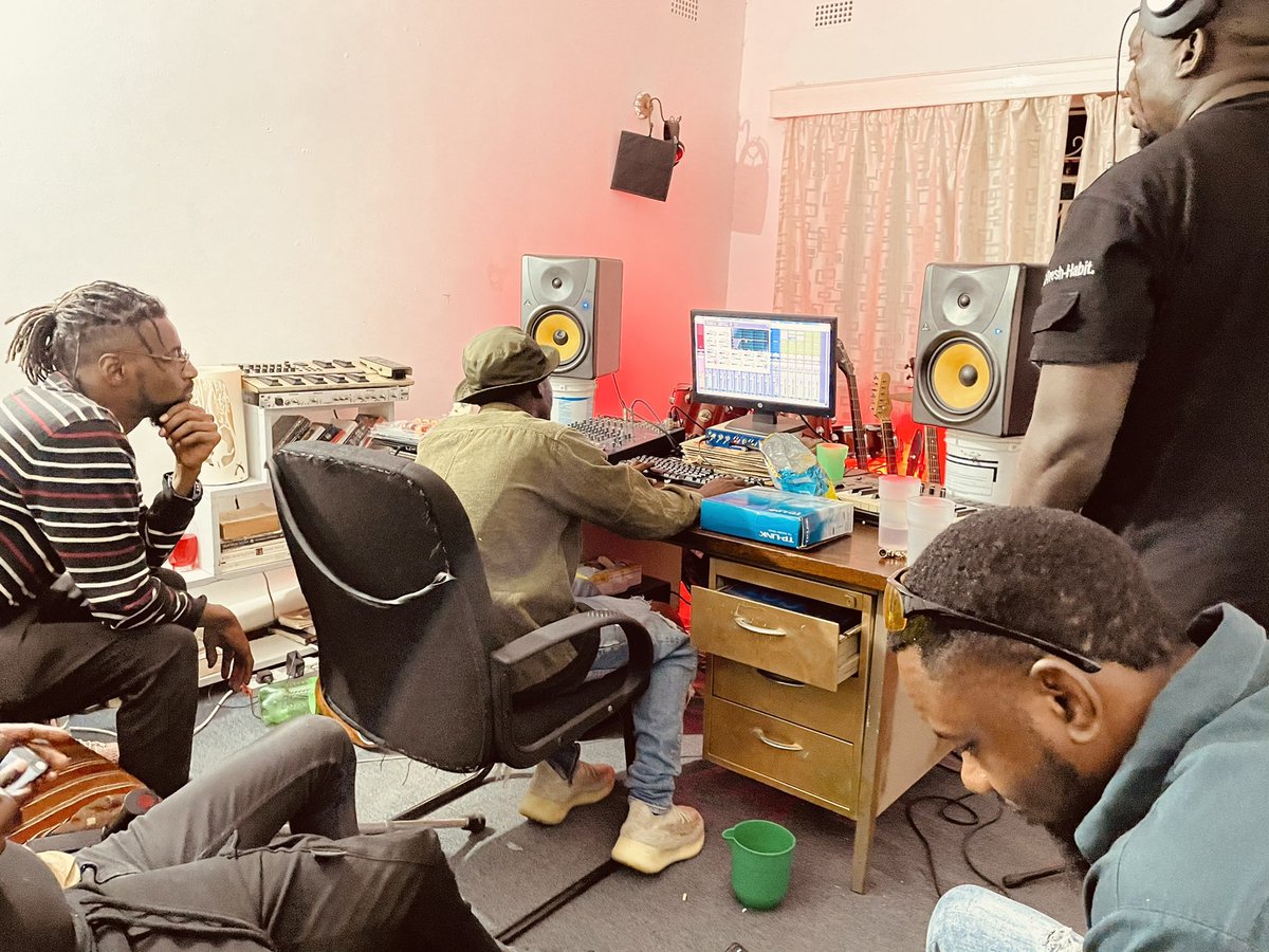 Vitorian.™ tweet media