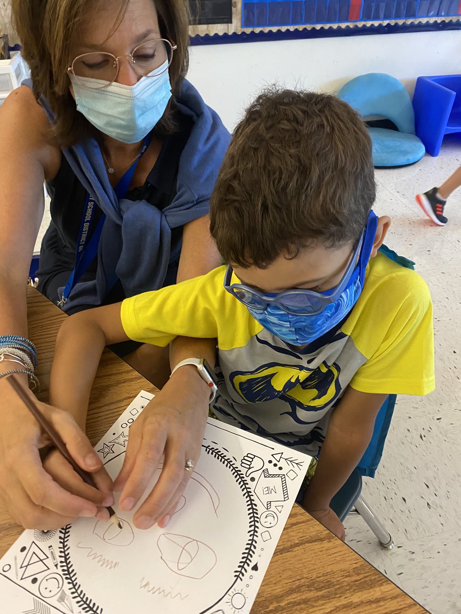 AmandaWilley5's tweet photo. The Willey Wonkas are off to a great start! We drew a self portrait, learned some routines and information about our classmates, and even snuck in an extra recess!! #Thrivein65 https://t.co/U2cRDcbk6W