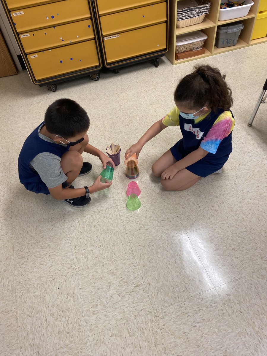 megan__burnette's tweet image. Second graders at @FarrPrim are working on their collaboration skills to build a tower out of cups. #KCSSTEM