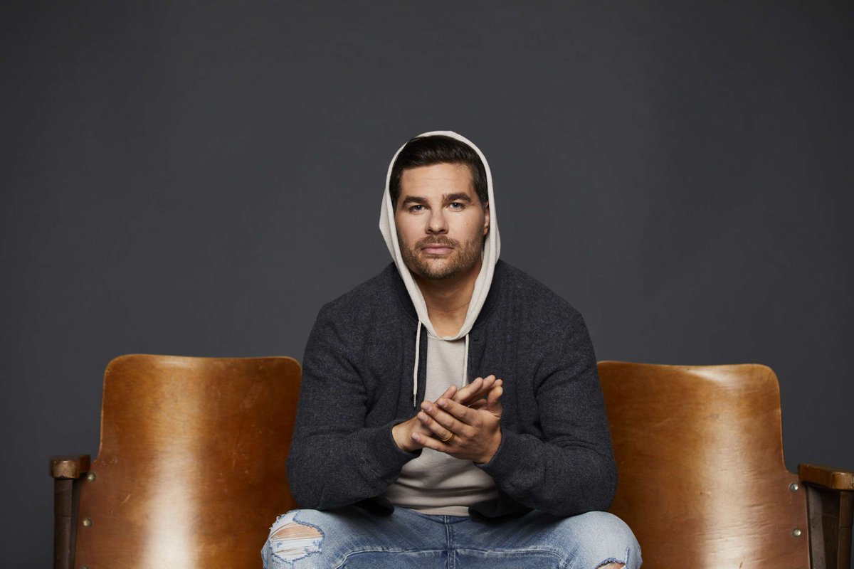 Today, Grammy-nominated singer-songwriter <a href="/StevenLeeOlsen/">Steven Lee Olsen</a> released the official music video for his latest single, #RelationshipGoals!💑

📺➡️youtu.be/S5LSboc3pM8