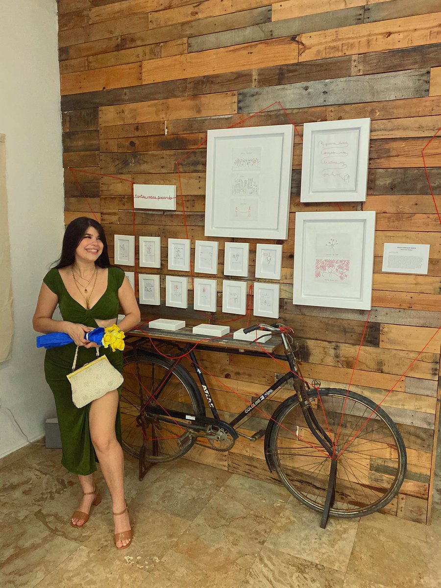 cee_gonz's tweet photo. bueno cori, al fin les puedo contar que mi página de arte (@ tantascosaspasando ) estará exhibiéndose en una exposición de arte por primera vez 🥺🤍 estoy sumamente emocionada y agradecida
estará en vsj calle san justo # 258 por si quieren pasar de 2 a 7 p.m. 

mi corazón está ❤️‍🔥 https://t.co/E5h5jZKbXa