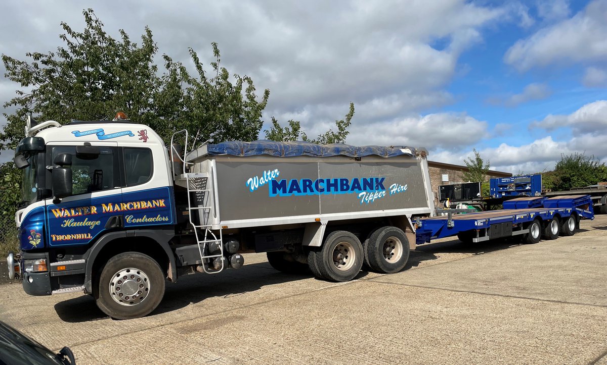AT_Limited's tweet photo. Walter Marchbank collecting their new Andover drawbar trailer this afternoon, fitted with hydraulic fold forward ramps for increased fuel efficiency. Look out for them on their Journey back north πππ΄σ §σ ’σ ³σ £σ ΄σ Ώ #Trailers #DrawbarTrailers #Scotland https://t.co/D78J3sLhNt