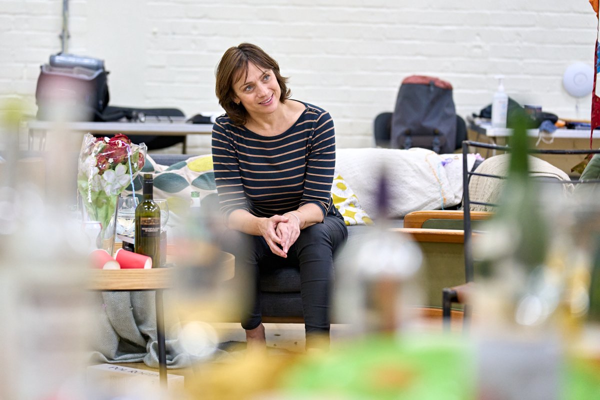 QueensTheatreH's tweet photo. π FIRST LOOK π
Here's a first peek into the rehearsal room of #Beginning playing 3 - 18 Sep starring Amanda Ryan & Simon Darwen.
β
β
β
β
β
βItβs the tentative (anti) romance for 21st century London life & it is, quite simply, magnificentβ @EveningStandard
πΈ Manuel Harlan https://t.co/SCcxgVwy4h