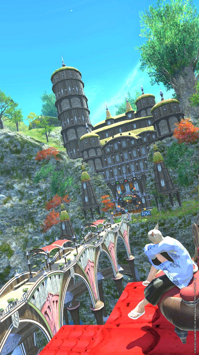 Ran_Oreias's tweet image. 今お世話になっているFCハウスの屋根からの見晴らしがとても好きで
出払ってそうなときにこっそり居座ってます🐈
アパルトメントをこの角度から見られたのは初めてだわ。
#FF14風景 #VerticalPosition  #FC_Artemis