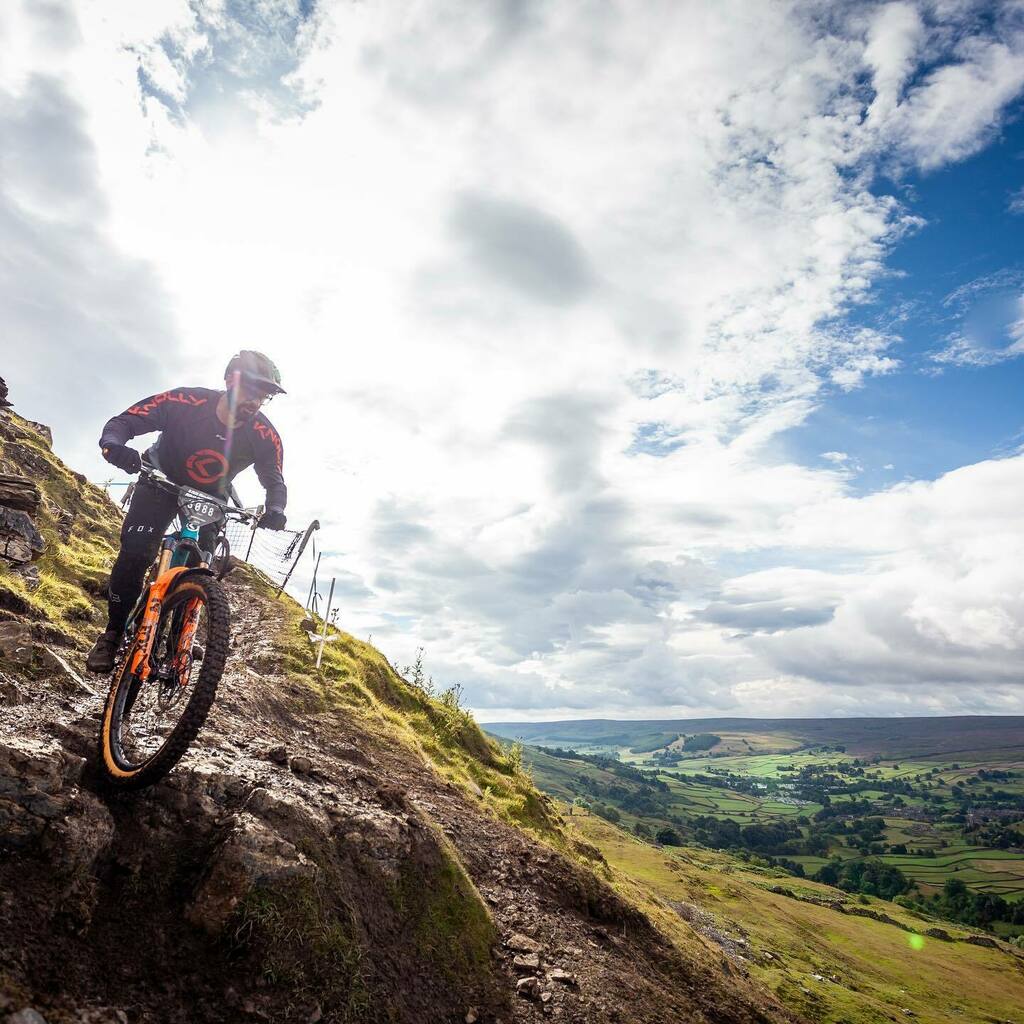 Kristoffrides's tweet photo. So excited for some more mtb time! 
.
.
.
#mtb #mtblife #bikelife #totalmtb #mtbshotz #mbuk #mountainbike #knollyknation #knollybikes #ridefox #ridefoxuk #sixthelementwheels #ardrockenduro #tanwall #schwalbe https://t.co/DaJVtA5etB https://t.co/yAYJfCUBLd