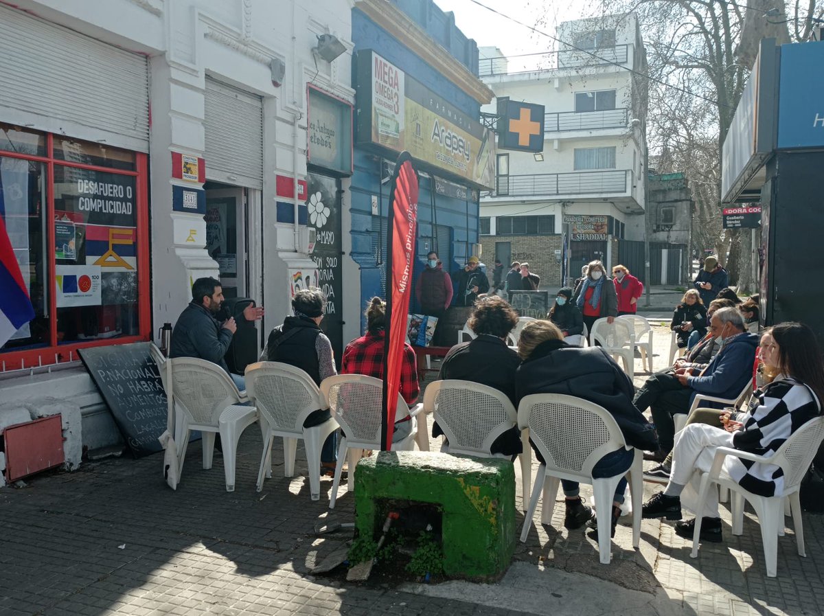 DCaggiani's tweet photo. De recorrida por el comité Zapican, Primero de Mayo y ahora Parque Posadas. Ya seguimos rumbo a la Coordinadora I. Mucho frenteamplismo encontrándose y pensando el futuro! #DiaDelComite https://t.co/UI55c4kjhY