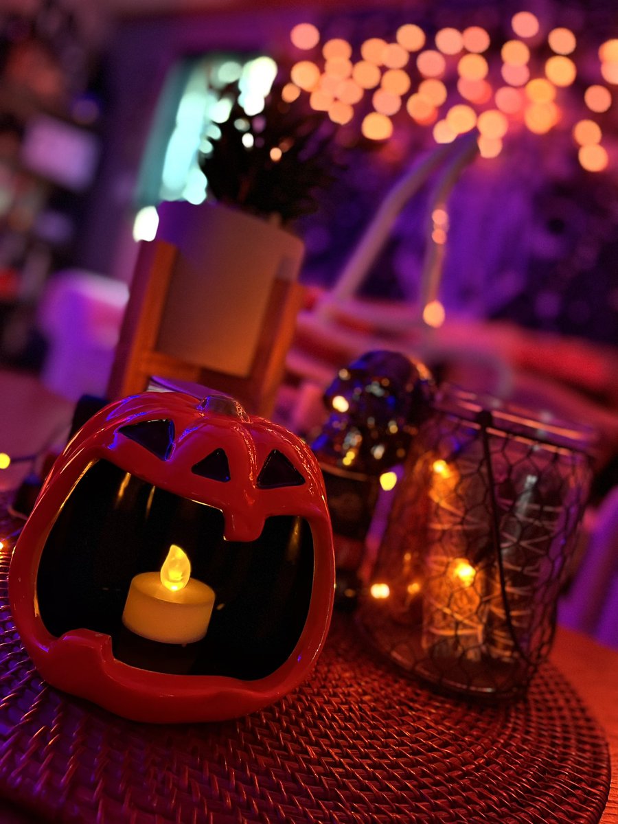tbaugh725's tweet photo. Spooky Vibes 🎃 #halloween https://t.co/HDm2ioj71z