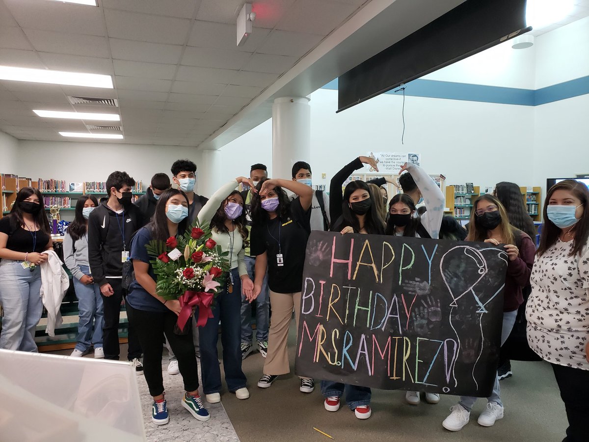 Thank you Student Council for the sweet surprise! I'm glad I get to spend my birthday with students in the library! #A9Strong #AldineForward #aldinelibraries