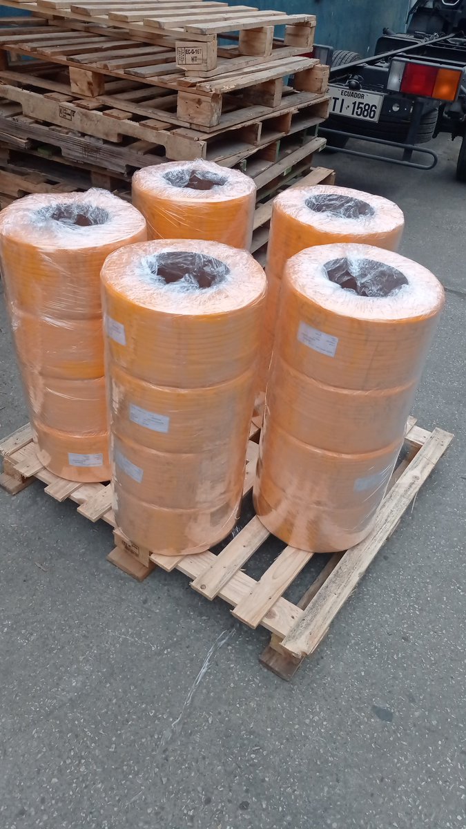CodiempaquesECU's tweet photo. Tú zuncho llega a cualquier parte del país 
#cotiza #compra #ahorra https://t.co/Rl4DsG4cUk