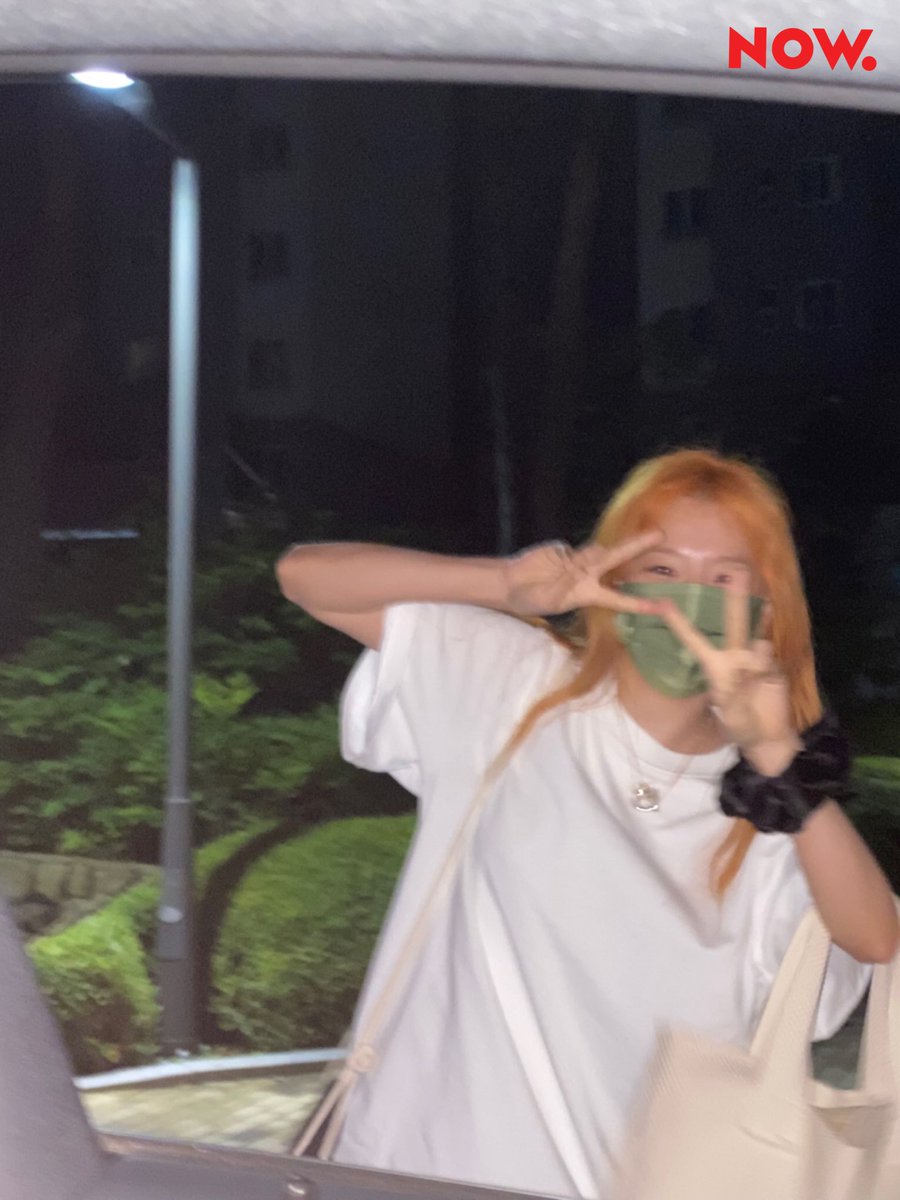 npop_zip's tweet photo. 횐님 &amp; 손님들을 위해 #레드벨벳 #슬기 가 #studio문나잇 에 들고온 사진zip 2탄도 있어요💛 #NOW온에어 https://t.co/JDhYGpY0pE