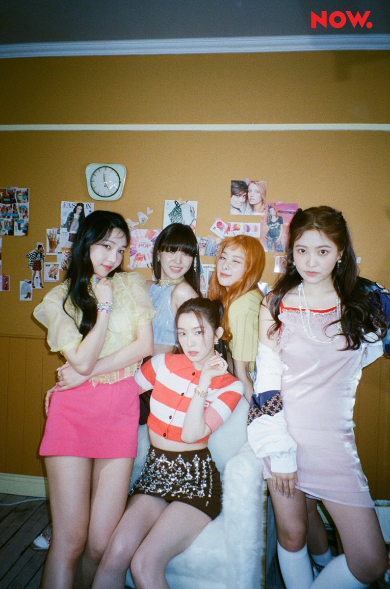 joyisthetics's tweet photo. irene's hand on joy's waist !! https://t.co/MmXhOid1Y3