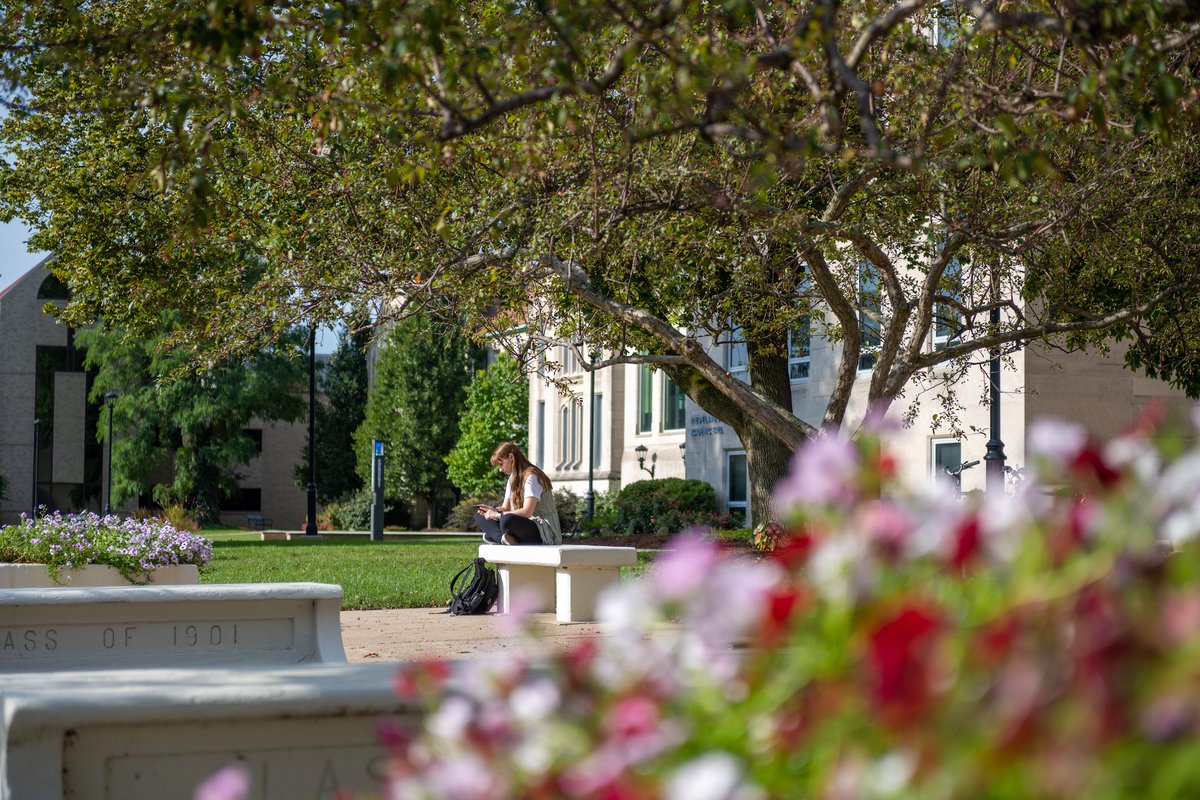 bradleyu's tweet photo. Happy first day of class, Braves! 📚☀️ https://t.co/GVtIqFTes3