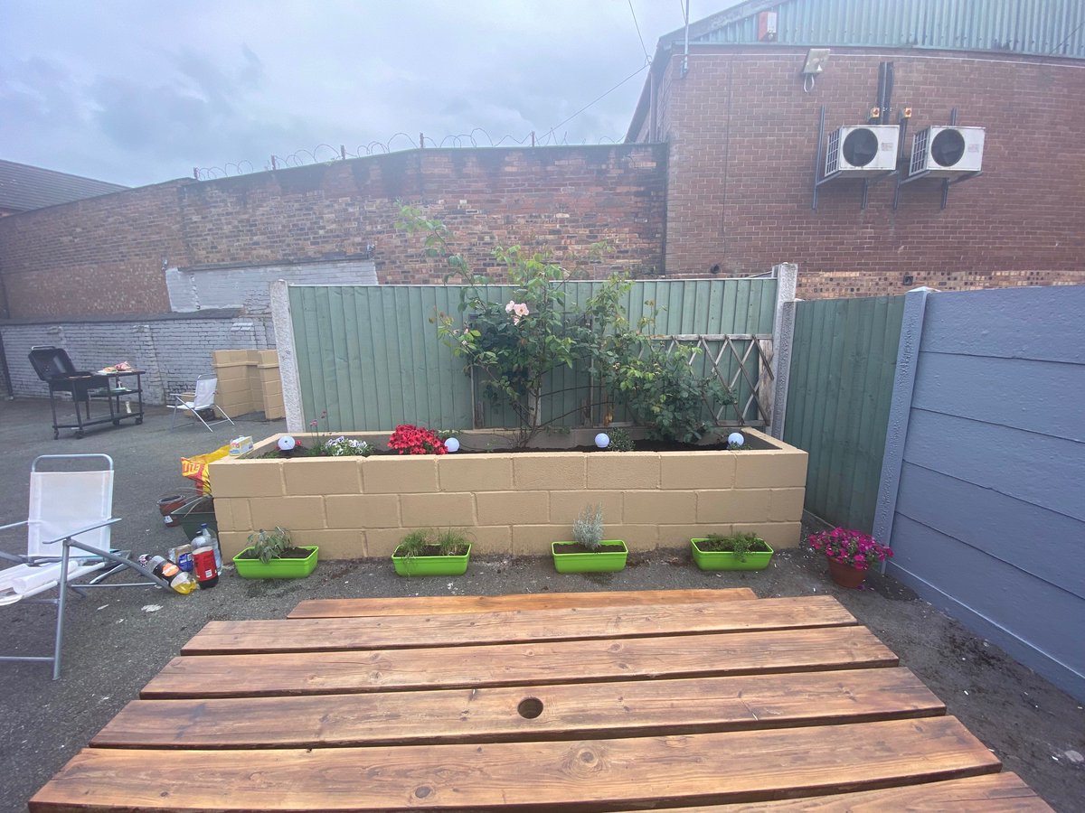 risufoundation's tweet photo. Following our donation of a large bench, numerous plant pots and other gardening materials here are a few photos from our recent work of our happy helpers at @ConcreteFuture @honeycombgrp refurbishing the garden and creating a place for the wider community to enjoy! #givingback https://t.co/9cg4aFbJgH