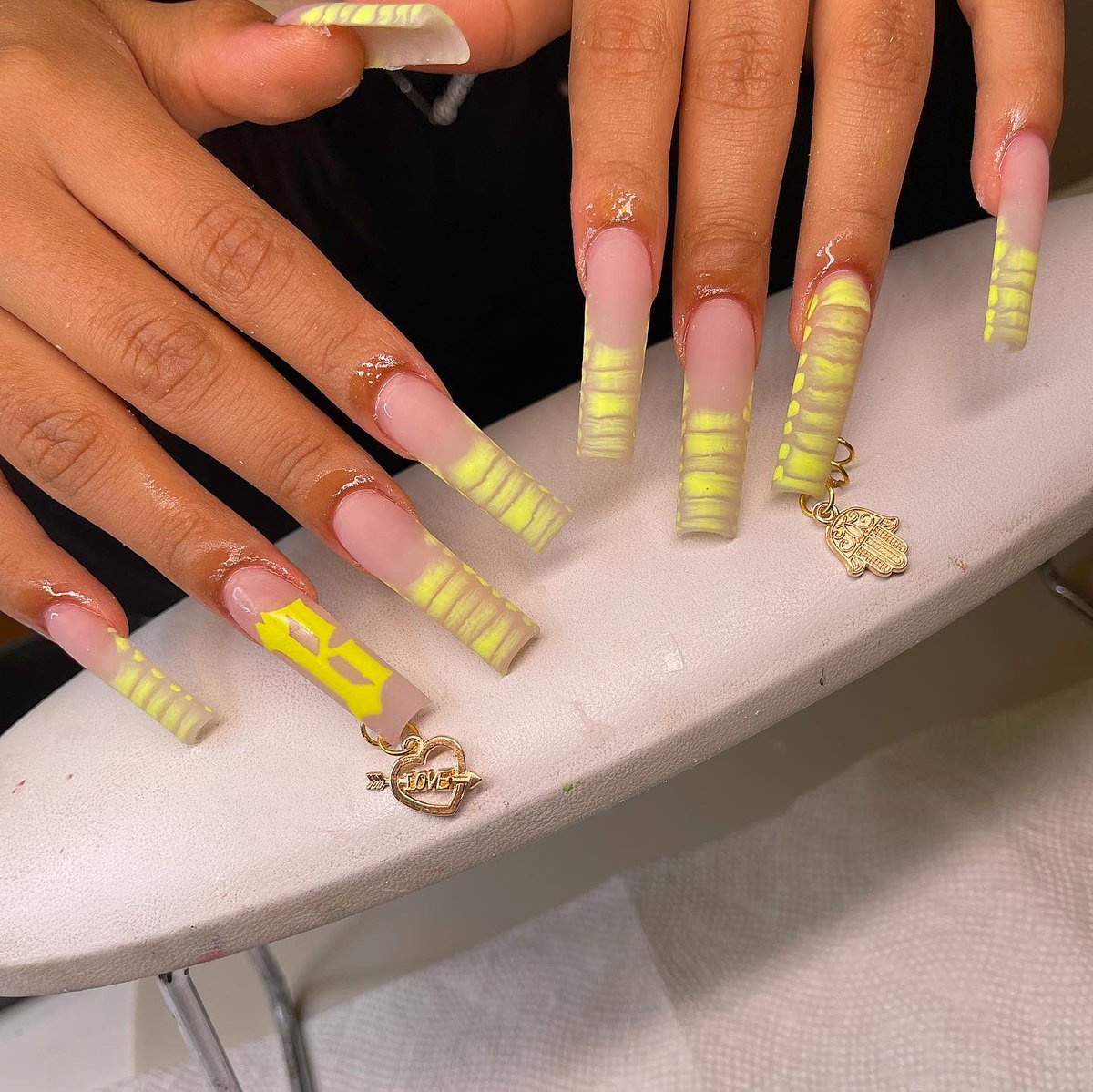 asvpnailbar's tweet photo. “My boyfriend’s name starts with a B” https://t.co/OWCFOrBuNK