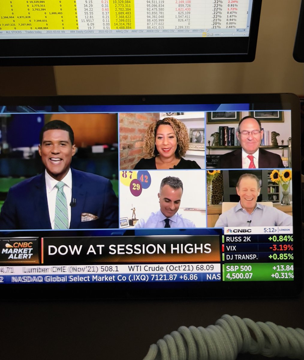 AAPLsince2008's tweet image. Steve Weiss on @Qualcomm 
$QCOM 144.42

&quot;they continued to be the laggard in #Semis,  ... which is consistent with Jim Lebenthal&apos;s investment philosophy..&quot;

OUCH 🤣 🗡️

#askhalftime
@stephenLweiss
@TiffanyInvests
@FrankCNBC
@terranovajoe