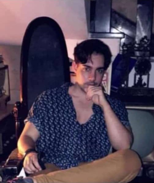 @soycalva__ Es q soy irresistible mami aceptalo