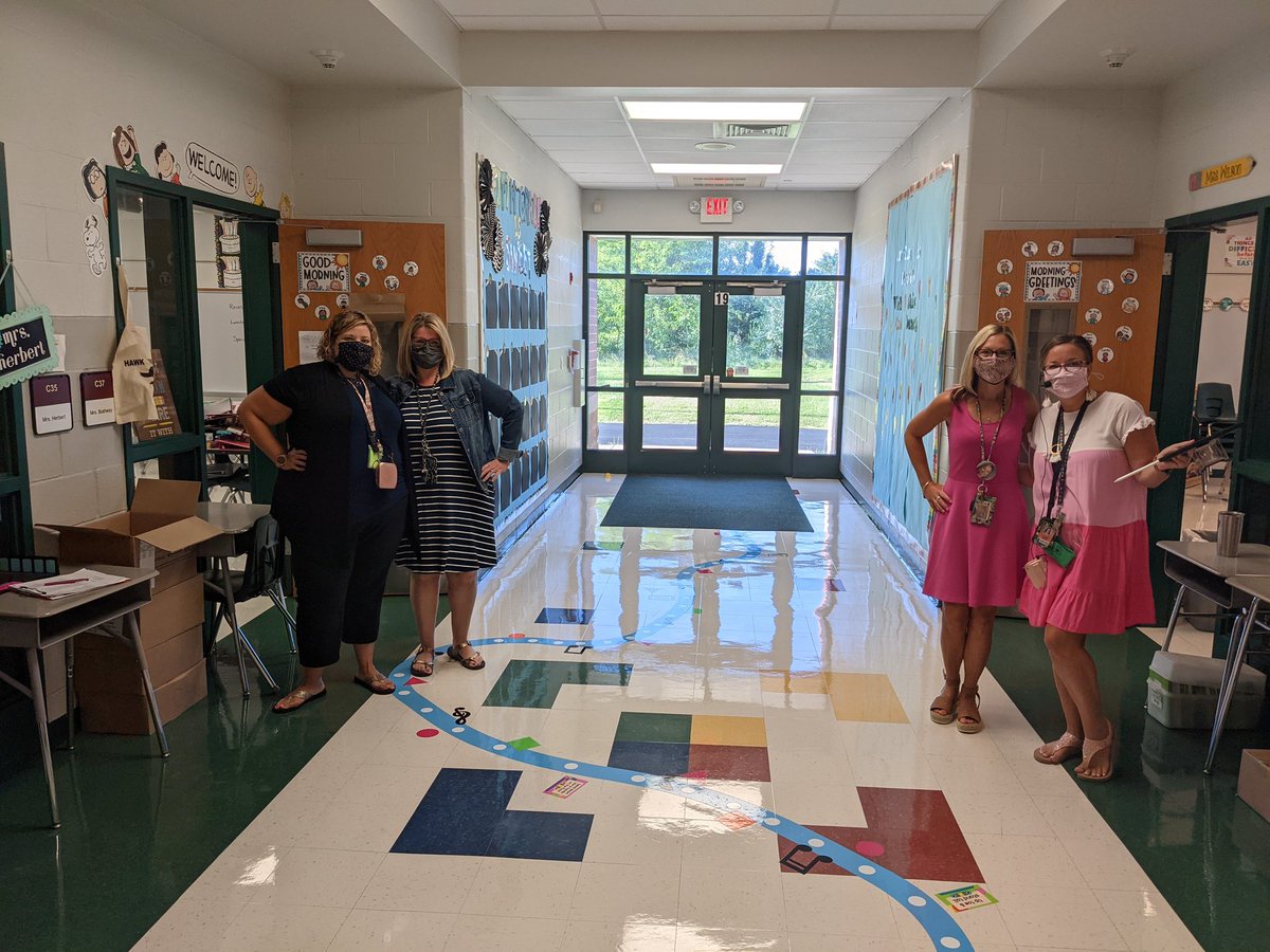 Love how our fifth grade teachers coordinated their outfits by which side of the hall they are on. #SoarLinkeAHawk