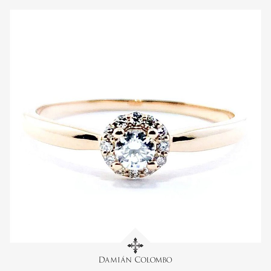damiancolombo's tweet photo. 💍 Anillos de compromiso estilo halo minimalista; un clásico infalible✨
Anillo solitario en oro blanco o rosa 18k con 1 diamante 💎 talla brillante (0.08 ct, color G, pureza VS) y 12 diamantes 💎 talla brillante (0.06 ct). Total: 0.14 ct.
•Contáctanos!
📲WhatsApp: 11 4986-4409 https://t.co/1JvtaKRLDd