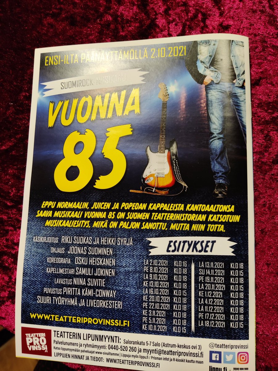 SuskiKarhu's tweet photo. Eilen vihdoin alkoivat treenit, tätä on odotettu! 😊 Tällaisia julisteita oli ilmestynyt aulaan, odottavat ripustusta 🤩 Lokakuussa ensi-ilta Salossa, Teatteri Provinssissa
#vuonna85 #musikaali https://t.co/G2hAeHSKN6