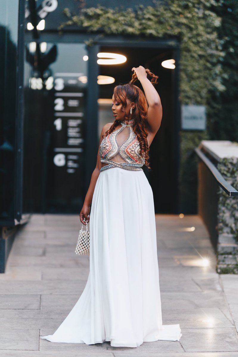 Luyanda_Maf's tweet image. Yesterday!! Queen Tings only 👑

📸: @yoboiistunna 
👗: @BrideandcoSA