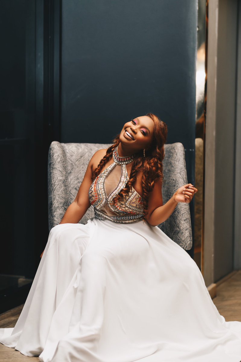 Luyanda_Maf's tweet image. Yesterday!! Queen Tings only 👑

📸: @yoboiistunna 
👗: @BrideandcoSA