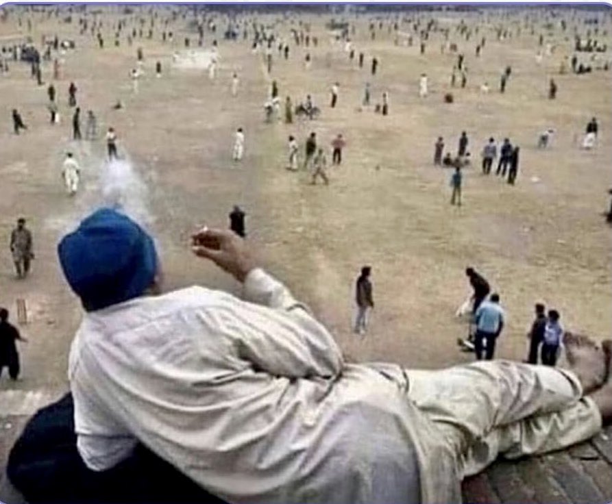 LloydLegalist's tweet photo. People on Twitter who never tweet. #Twitter https://t.co/Ou37IVOv5e