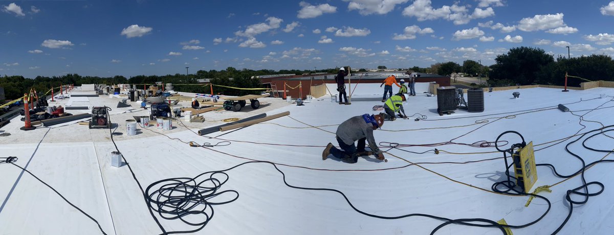txtroofing's tweet photo. It’s a beautiful day to install a new TPO roof on this commercial building in Round Rock! This business can now feel comfortable knowing their roof is both durable and energy efficient.

#CommercialRoofing #RoofingCompany #RoofReplacement #ATraditionOfTrust https://t.co/Gq2U1rhmZL