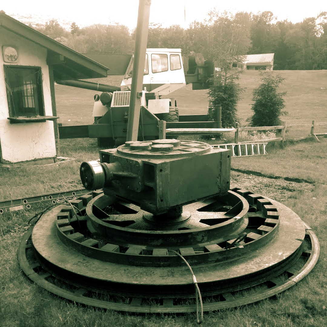 SkiButternut's tweet photo. Goodbye old friend! 
#oldlift #newlift #vinatege #skilift #lifties https://t.co/aXUF9GxYUz