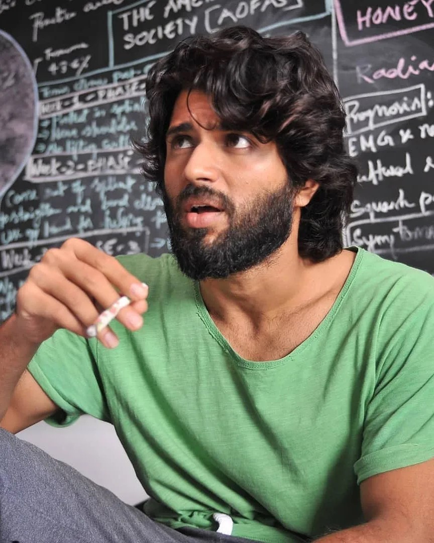 Rowdy_vdfc1's tweet photo. 4yrs of cheers @TheDeverakonda
@imvangasandeep
Arjun 💔
#4YearsOfArjunReddy
@TheDeverakonda
#VijayDeverakonda #LIGER #vd10 https://t.co/FUI5rr6GWO