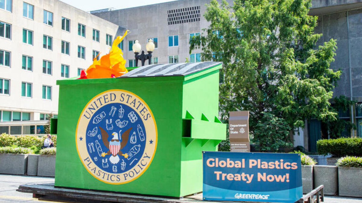 greenpeaceusa's tweet photo. The failure of the Biden Admin to act on plastic pollution is a dumpster fire for the planet. 🔥  Yesterday, we brought a flaming dumpster to tour D.C. to demand @POTUS act on tackling our plastic crisis at home &amp; endorse a #GlobalPlasticsTreaty.

Act now: https://t.co/l11WvYJwdS https://t.co/aZ6yMeWoRO
