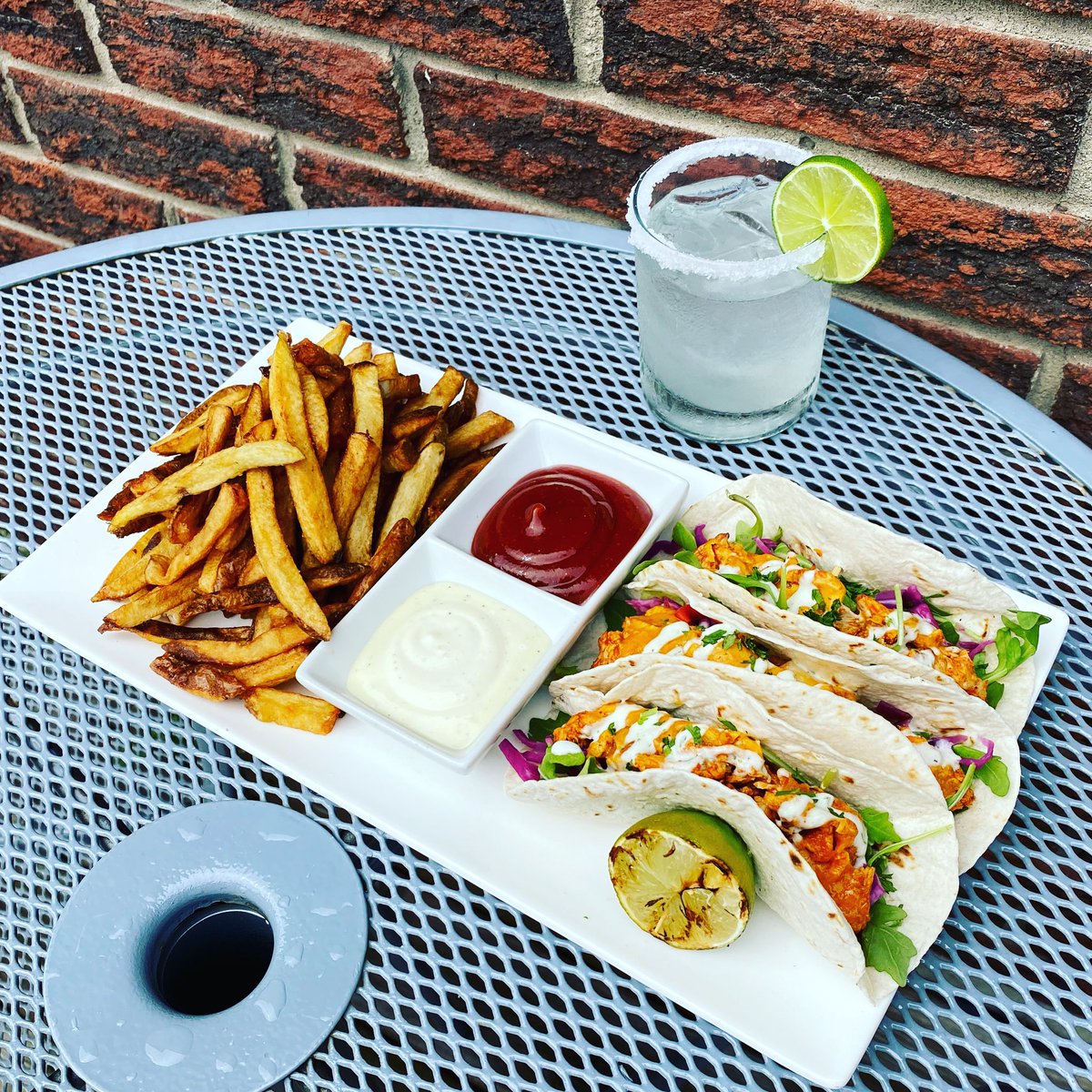 escapizza's tweet photo. Check out our BUFFALO CHICKEN CHEDDAR tacos… available throughout #tacolove (today thru next week)! 🌮🌮🌮 https://t.co/Bx0o47foW7