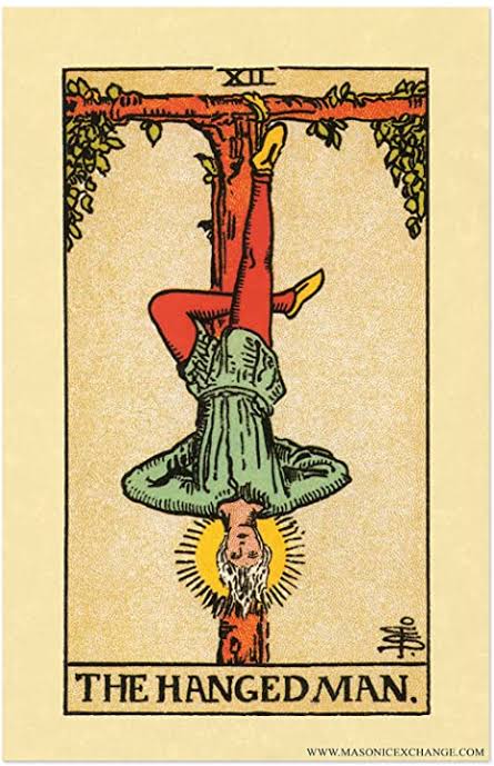 Повешенный таро. Повешенный сочетание со старшими арканами. Повешаный перевёрнутый таро. Аркан повешенный таро уэйта. Старшие арканы таро повешенный.