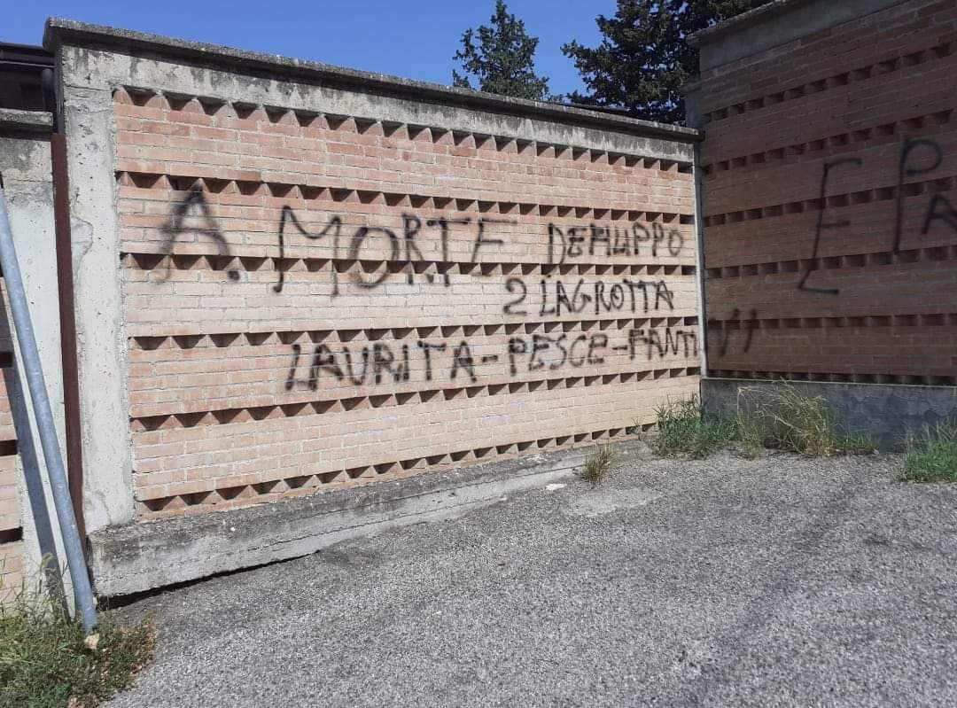 pdprovmt's tweet photo. Ci stringiamo intorno alla città di Sant'Arcangelo, a @Vito_DeFilippo,  @LGSalvatore, ai membri della Giunta e ai dipendenti Comunali oggetto di attacchi violenti e ingiustificabili.
Apprezziamo il loro lavoro per la cittadinanza e siamo certi che continuerà con rinnovato impegno https://t.co/aRcvfbqxMy