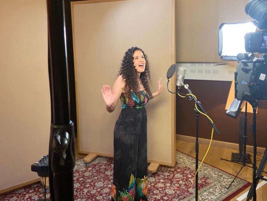 cerisecalixte's tweet image. Pratiquement deux mois que le clip d'Aujourd'hui est sorti, et la Grande Fête des Princesses bat désormais son plein. Vite, il n'y a pas de temps à perdre ! ☺️🎶 #LaGrandeFeteDesPrincesses #SemaineInternationaleDesPrincesses #Disney #DisneylandParis