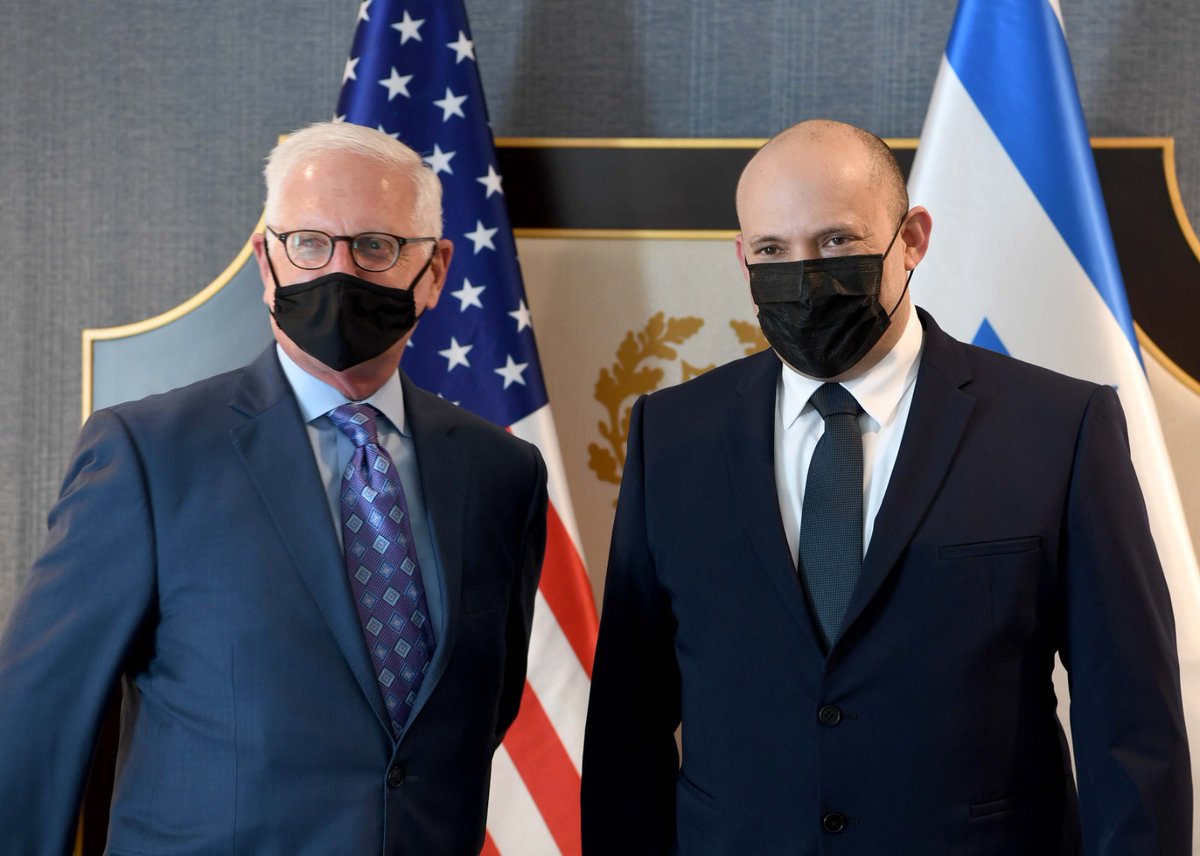 Prime Minister Naftali Bennett meets with AIPAC CEO Howard Kohr.
Photo: Avi Ohayon, GPO