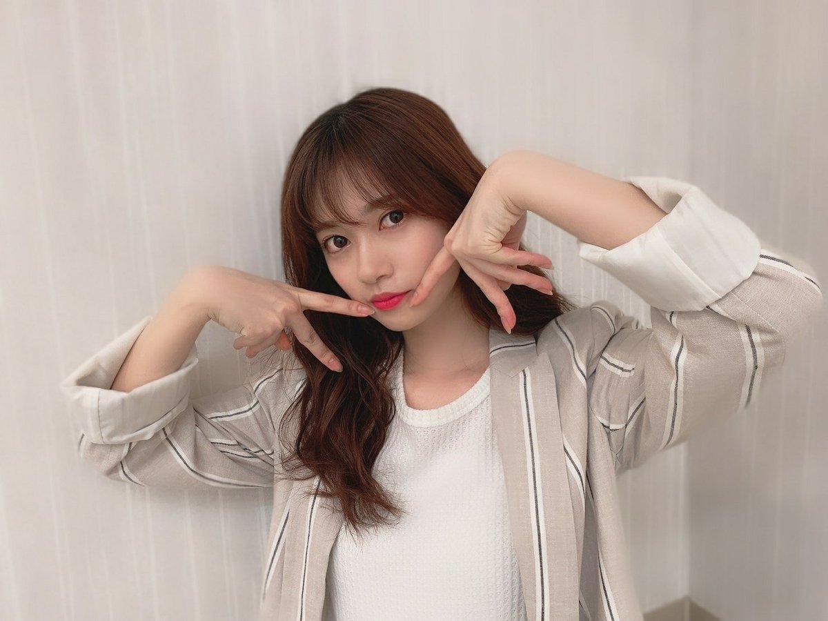 🎉#寺田蘭世 写真集発売決定！🎉

発売日：11月9日
テーマ："大切な人"との旅
撮影地：神戸・淡路島〜鳥取砂丘

乃木坂46のファッションリーダーがついに初写真集！
今までのメンバーとは違った雰囲気の写真集になりそうな予感！楽しみです！

#蘭世たまらんぜ #蘭世の勢い止まらんぜ