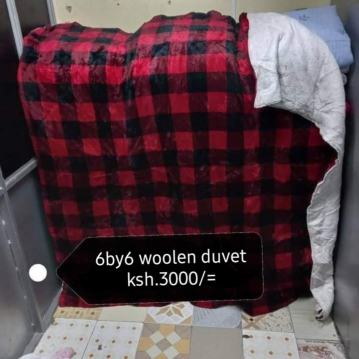 🌟6by6 woolen duvet.
🌟Ksh.3000/=
🌟DM/📲0721680370