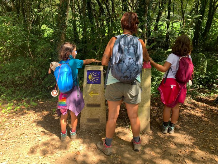 #HistoriasDeVida 
Mónica, Itziar y Ainara, vecinas vallekanas se han hecho este verano El Camino de Santiago, ha sido duro, pero han descubierto muchas cosas, conocido a muchas personas y vivido muchas aventuras… 
Sigue en comentarios…