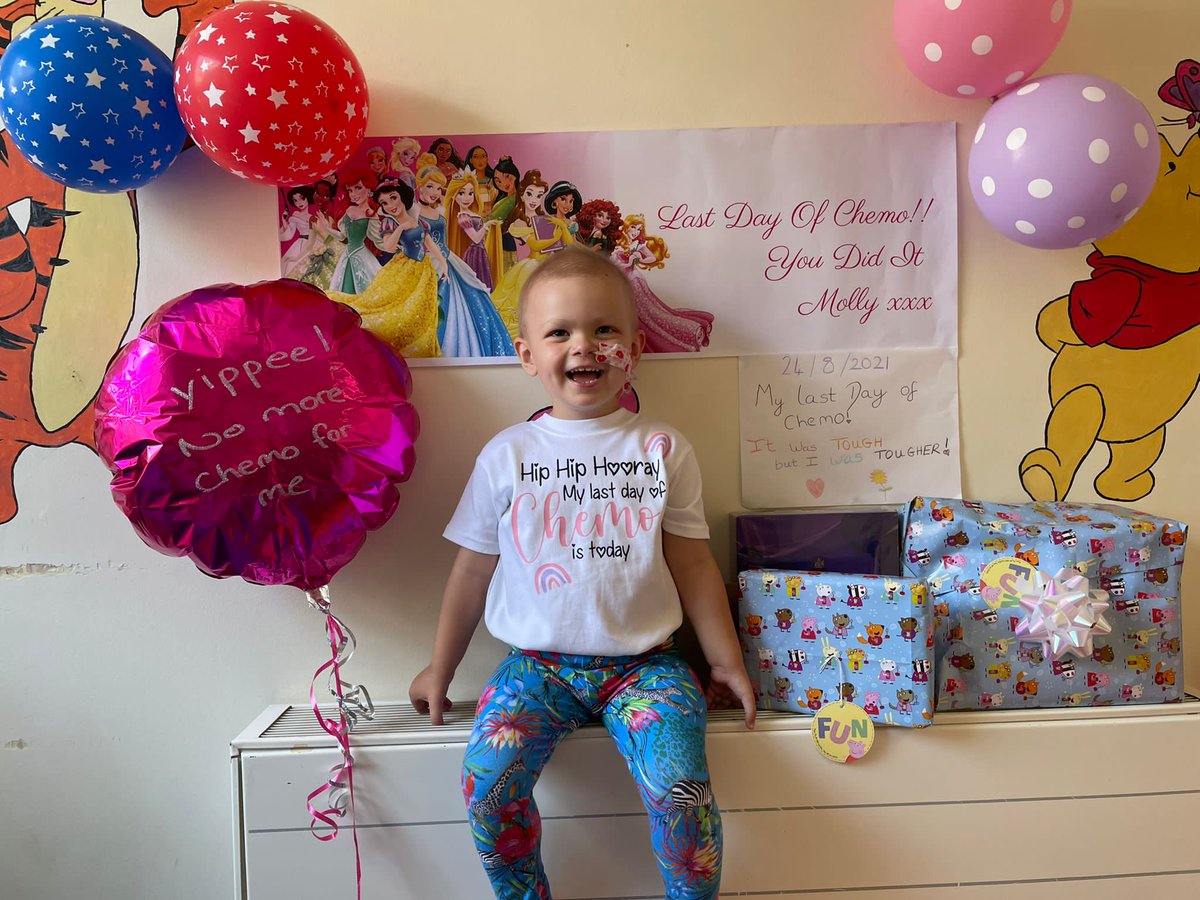 bilko2805's tweet photo. @VivianneMiedema @bmeado9 @leahcwilliamson @JordanNobbs8 @eidevall @ArsenalWFC any chance of a shout out for my daughter molly who finished her chemotherapy treatment on Tuesday #minigooner #thearsenal https://t.co/yg3bWtS5Dl