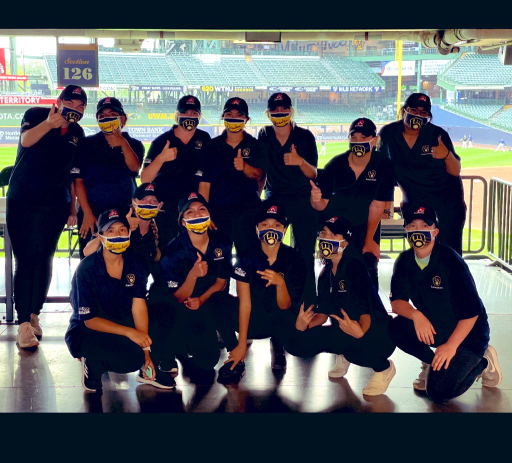 AlvernoSoccer's tweet photo. If you are at the @Brewers Game tonight, and want some smiles/laughs with your snacks stop by stands 125 and/or 127 and support our @AlvernoSoccer Team! #TellThemCoachSentYou https://t.co/mAc8zuiEEd