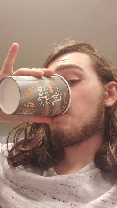Found some dumb bitch juice 😇😊 https://t.co/Tir6BQt7Uq