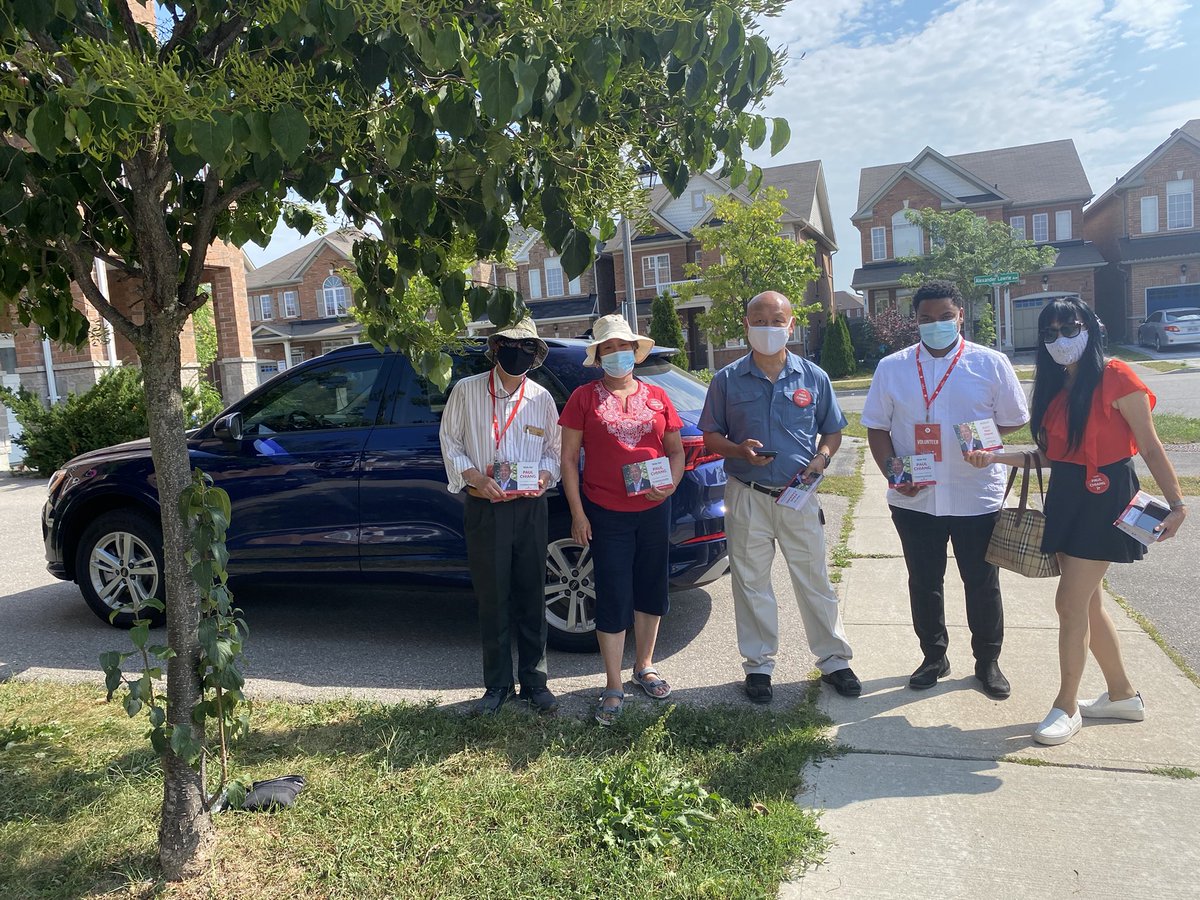 JeanYip3's tweet photo. #TeamJeanYip and @Liberal_MUFLA Chair Alice  canvassed with @PaulChiangMU! It was hot outside but we were glad to be there 🔥☀️. Looking forward to working with you in Ottawa. Go team Paul Chiang! @LPC_O https://t.co/20X2qyZQYr