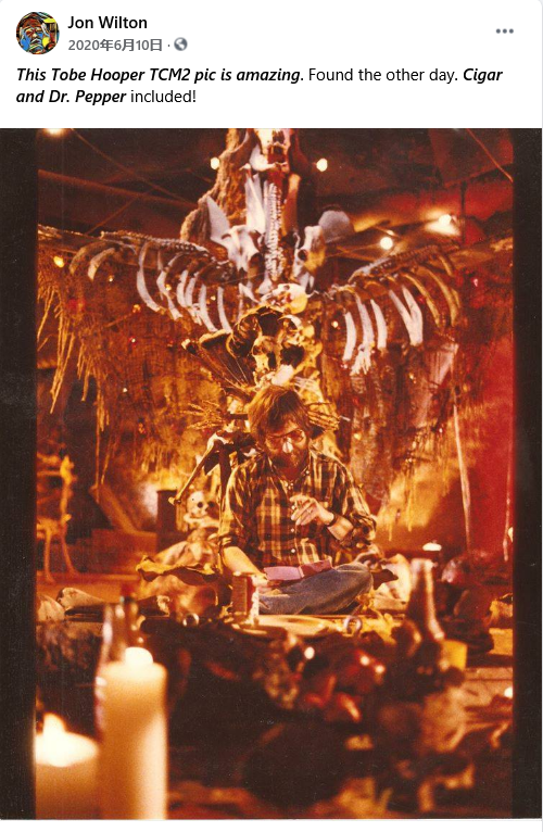 eigayajohn's tweet photo. #映画で今日は何の日 撮影現場では葉巻とテキサスのソウルドリンク、#ドクターペッパー をこよなく愛していたトビー・フーパー。今日は "#ドクターペッパー飲んでトビー・フーパーを偲ぼう"!8月26日【 2017年 #トビー・フーパー 死去。享年74歳】#cinemarche #今日は何の日
#RIPTobeHooper #DrPepper https://t.co/3fChBsfR0O
