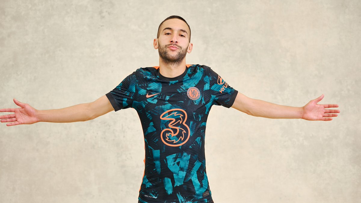 ChelseaFCW's tweet photo. Introducing our 21/22 @NikeFootball Third Kit! 

Inspired by iconic outdoor brand Nike ACG, with signature bold prints and vibrant colours, ready to take centre stage under the European lights. ✨

#ItsAChelseaThing #CFC https://t.co/2ByM6xYuZx