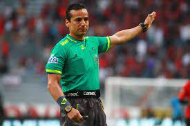 malvaradohdez's tweet photo. Pavoroso Pacto de Caballeros
Y es que luego de ser agredido por Enrique Triverio del club Toluca en un juego contra Morelia de la Copa MX, al mantener su reporte tras ser golpeado con un manotazo, fue cesado en la siguiente temporada por la FMF,. https://t.co/65eS6PJbNX