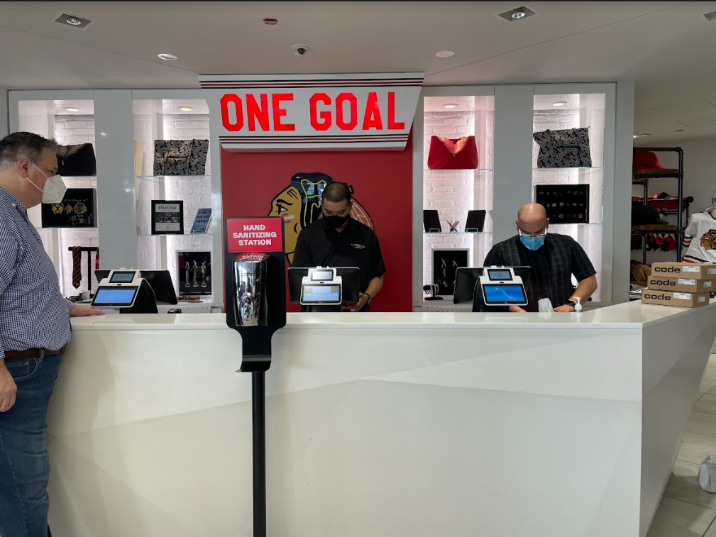 retailcloud's tweet photo. Another successful #retailcloud rollout with our partners @paxtechnology and @Shift4Payments π₯³
Our team were at United Center Chicago - modernizing the next gen Point of Sale at @MadhouseStoreUC, the Team Store for @chicagobulls and @NHLBlackhawks π
#retailmadesimple https://t.co/KPevNLVW3Y