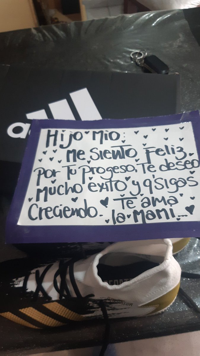 Mi vieja ahorró 2 meses para comprarme unos botines, es la única que todavía confía en mi, prometo hacer todo para que nunca más te falte nada mami😭😍