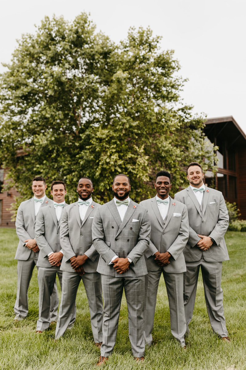 Shoutout to my brothers for letting me be one of the groomsman for their special day! 💯
 
#weddingseason #groomsmen #celebration #wedding #drinks🍹 #menwithclassandstyle #gentsstyle #bowtie #suitandtie #mensfashion #suits